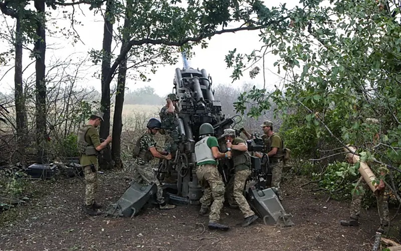 Nga tuyên bố bắn rơi Su-24 và tấn công 94 đơn vị pháo binh Ukraine